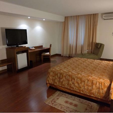 Master Plaza Hotel Barbacena Bagian luar foto